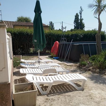 Aux Portes De Camargue Arles Luaran gambar